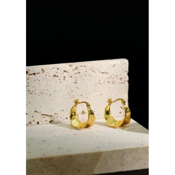 Bold thick hoop huggie earrngs - Picture 2 of 6